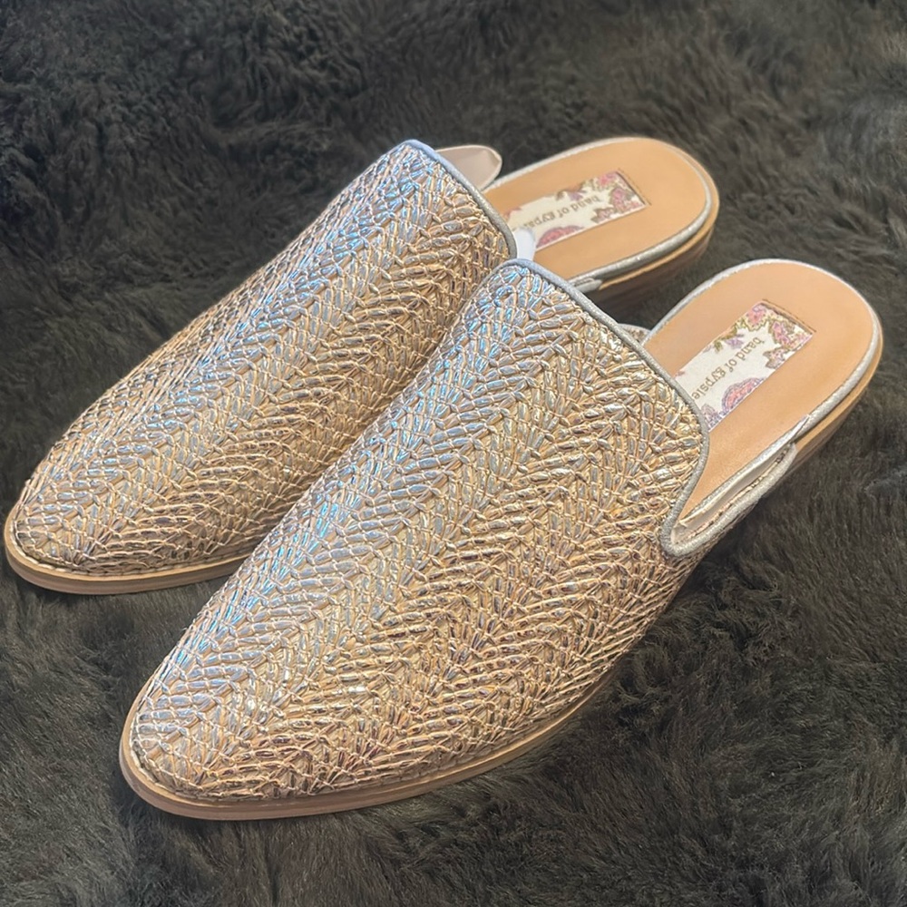 NEW BAND OF GYPSIES 8 MULE SANDALS